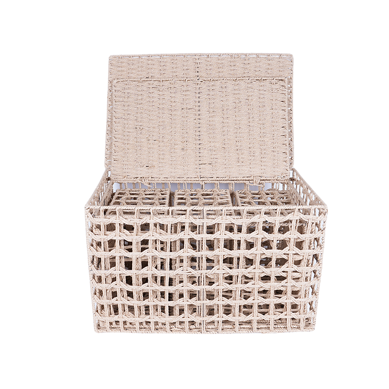 Paper basket with lid