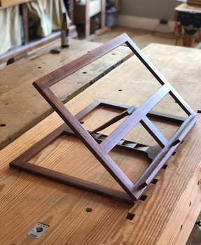 Wooden Reading Rest Adjustable Holder